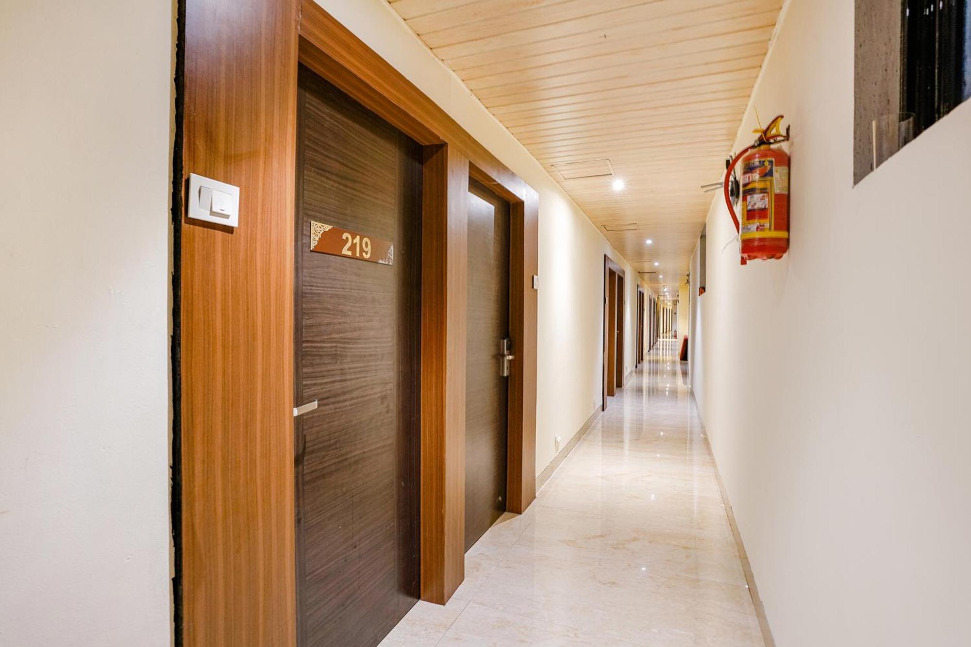 Fabexpress Embassy Suites - Nr Bkc Мумбаи Экстерьер фото